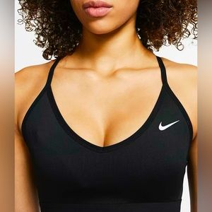 Nwt Nike, sports bra, size extra large